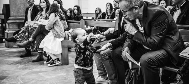 reportage de baptème en noir et blanc